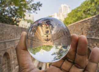 Kışın Çocukları Soğuktan Koruyacak Giysiler Kışın Çocukları Soğuktan Koruyacak Giysiler