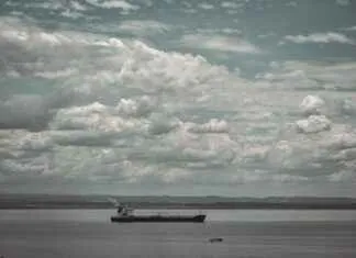 Mevsime Uygun Giyim Seçimi Yapmanın Püf Noktaları Mevsime Uygun Giyim Seçimi Yapmanın Püf Noktaları