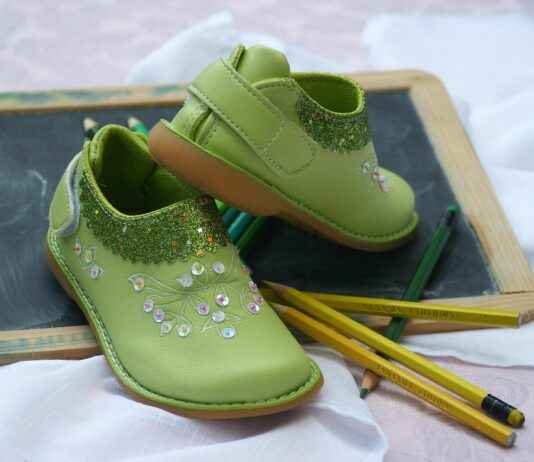 Montessori Eğitimine Uygun Giyim Modelleri Montessori Eğitimine Uygun Giyim Modelleri