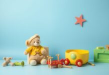 Çocuklara Yönelik Eğlence ve Eğitim: Çocuk Elbise ve Oyuncak Dünyası Children's Entertainment and Education: The World of Children's Clothing and Toys